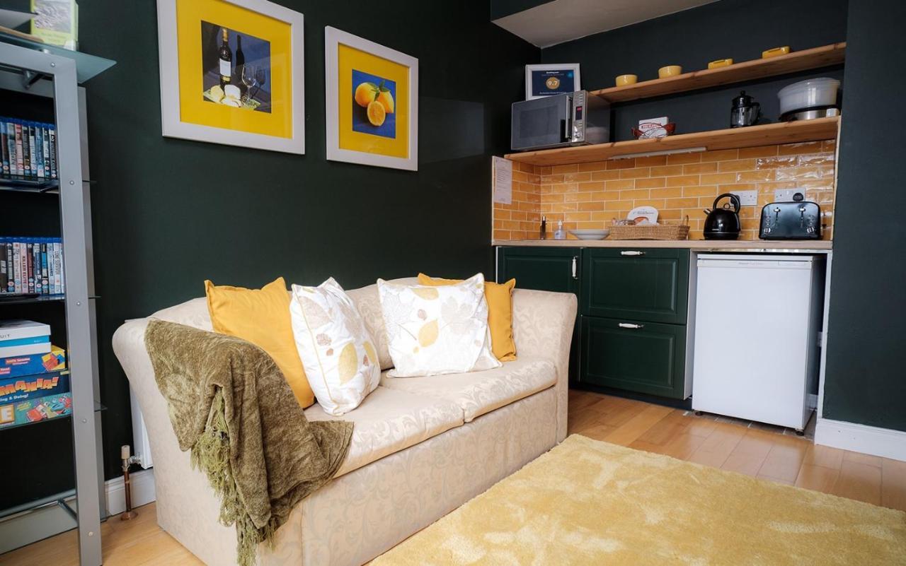 The Apartment At Burkedale House Corofin  ภายนอก รูปภาพ